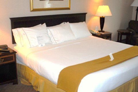 Holiday Inn Express Waterbury Ngoại thất bức ảnh